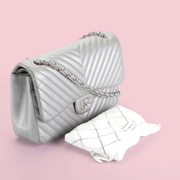 SOLD - Chanel Caviar Classic Jumbo Chevron Double Flap Bag - Picture 2 of 9